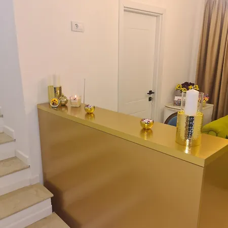 Jolie Hotel